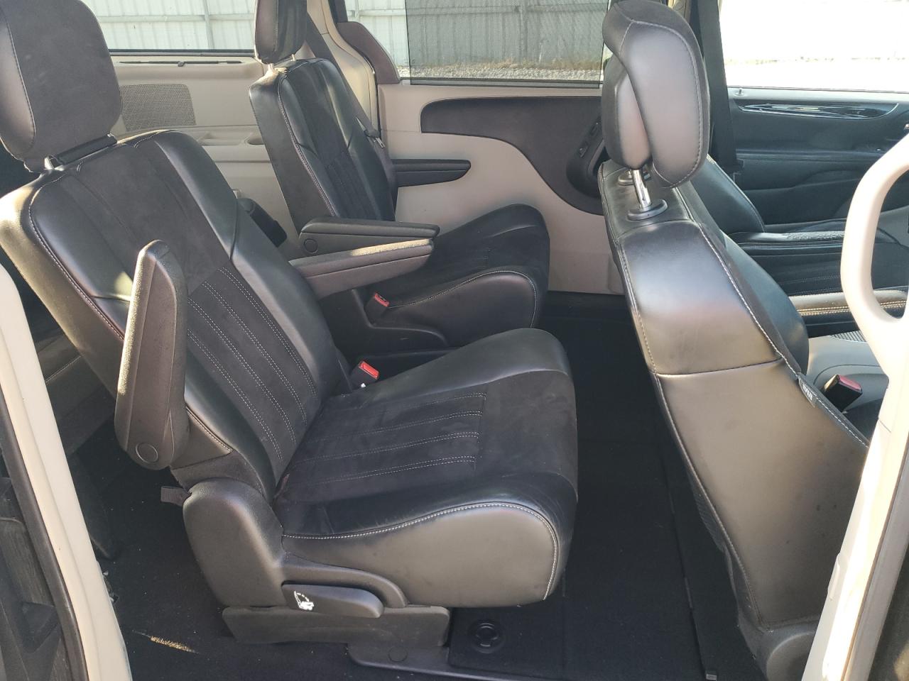 2014 Chrysler Town & Country Touring L VIN: 2C4RC1CG5ER453721 Lot: 81002095