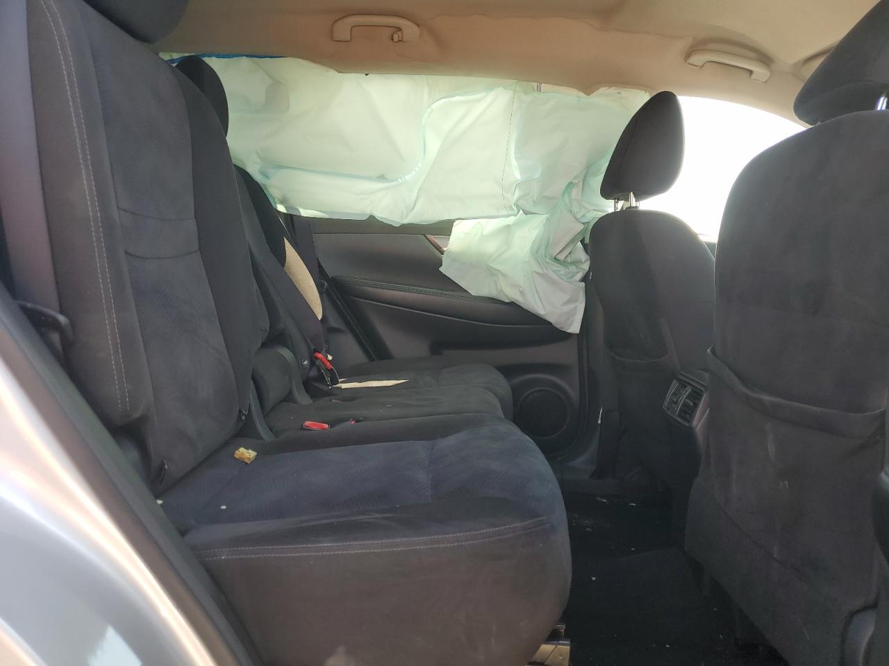 2015 Nissan Rogue S VIN: KNMAT2MV8FP546655 Lot: 71881565