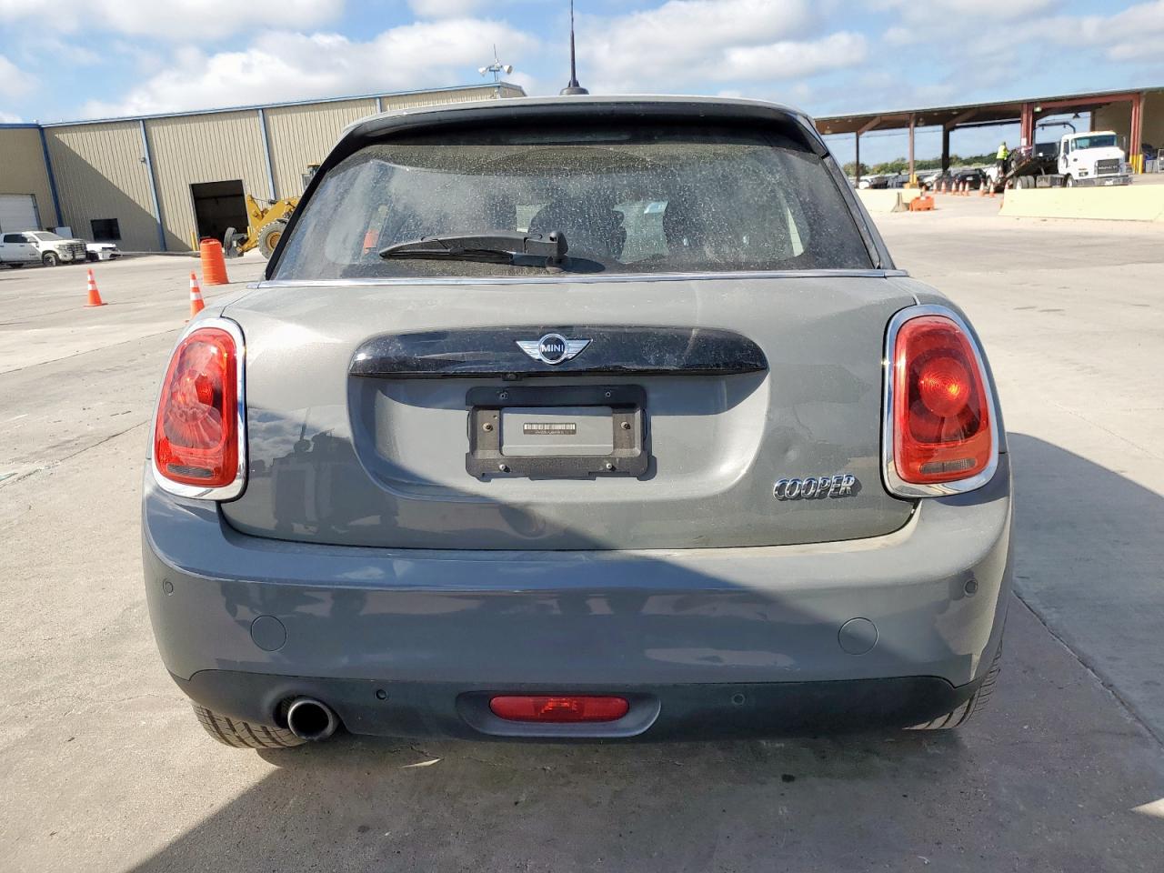 2018 Mini Cooper VIN: WMWXU1C50J2F81120 Lot: 83826265