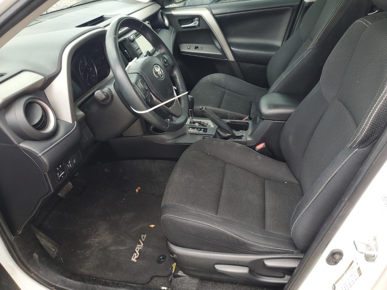 2017 Toyota Rav4 Xle VIN: 2T3WFREV6HW317807 Lot: 81735325