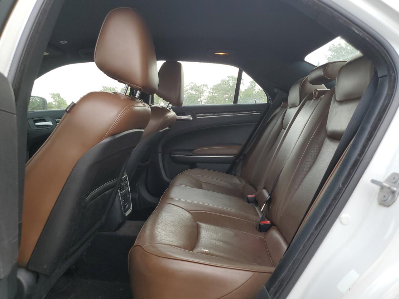 2019 Chrysler 300 Limited VIN: 2C3CCAEG2KH536175 Lot: 70902105