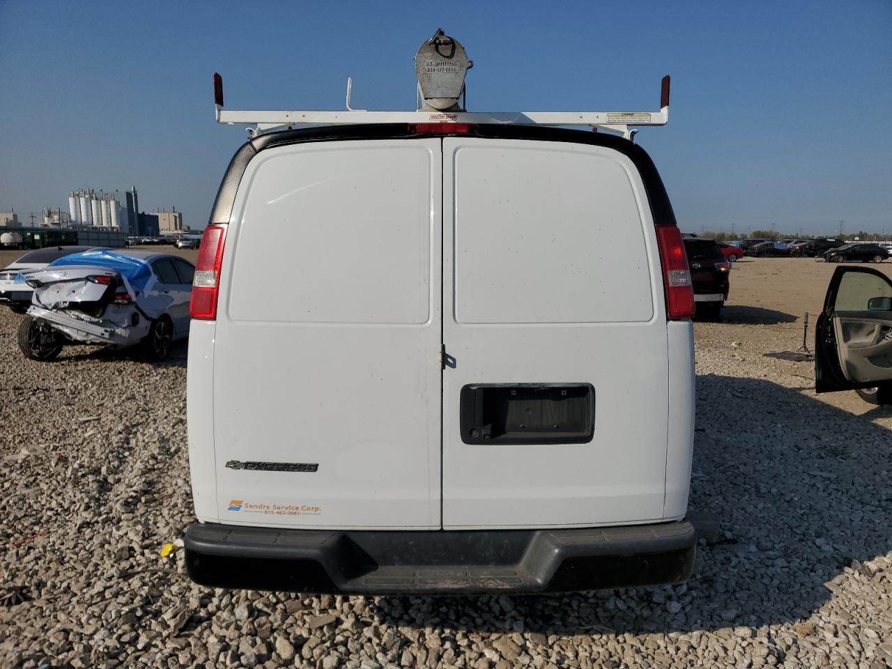 2018 Chevrolet Express G2500 VIN: 1GCWGAFG2J1179458 Lot: 84232675