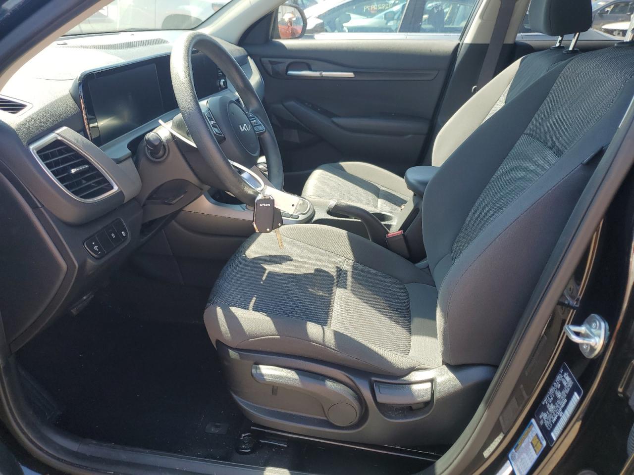 2024 Kia Seltos Lx VIN: KNDEPCAA4R7565933 Lot: 71985695