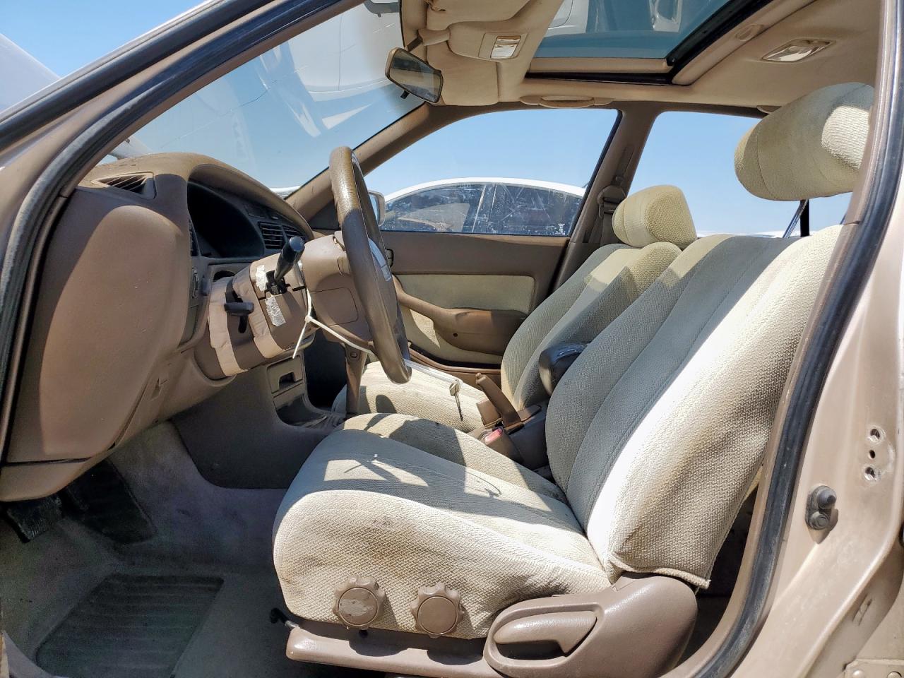 1994 Toyota Camry Le VIN: 4T1SK12E9RU373329 Lot: 71214485