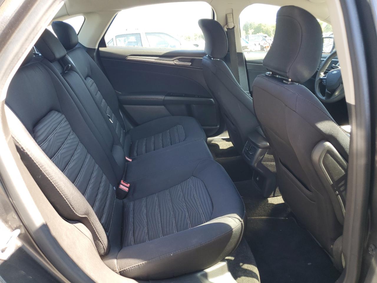 2016 Ford Fusion Se VIN: 3FA6P0H74GR330585 Lot: 84233375