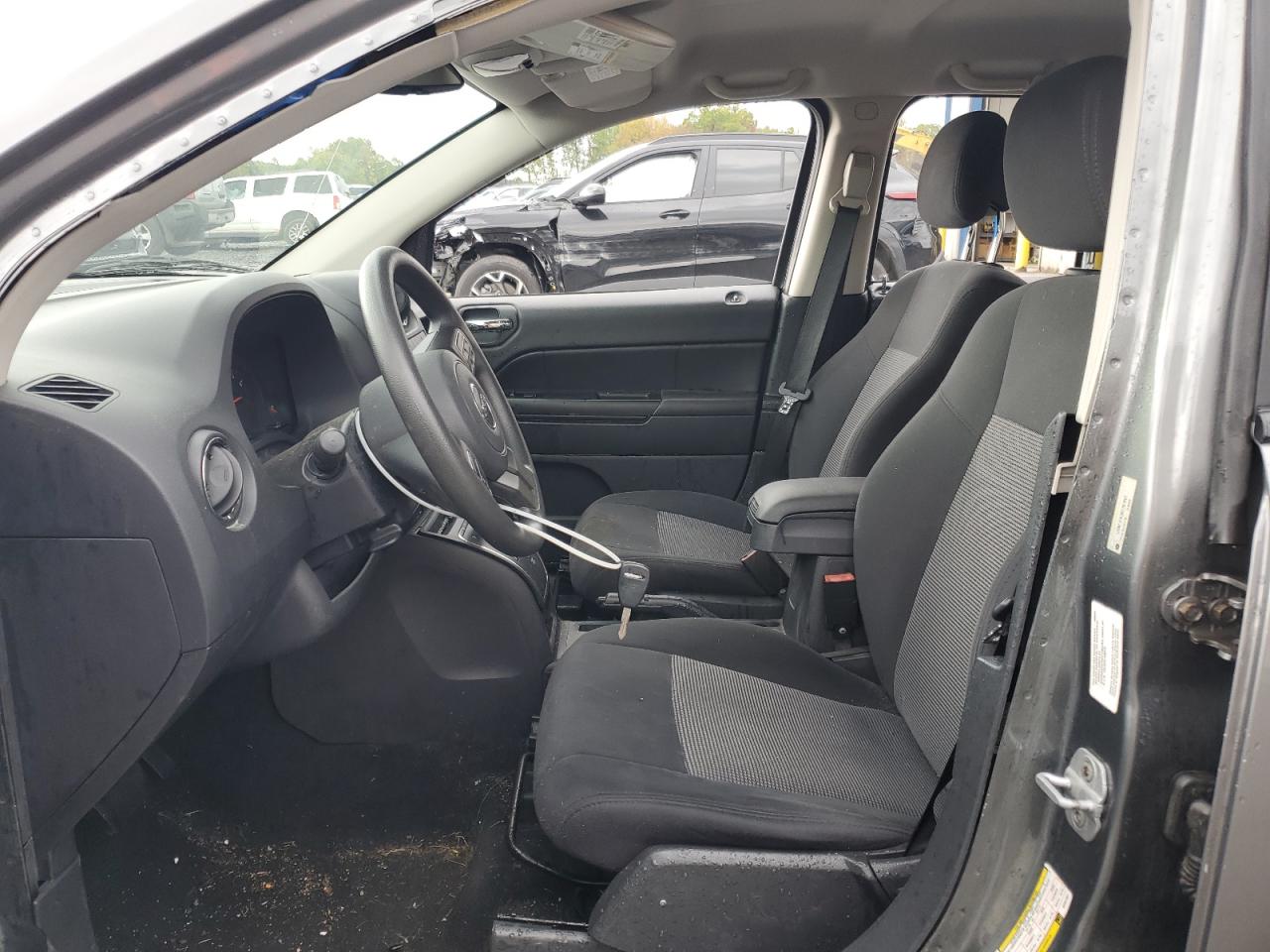 2011 Jeep Compass Sport VIN: 1J4NF1FB3BD301807 Lot: 81310415