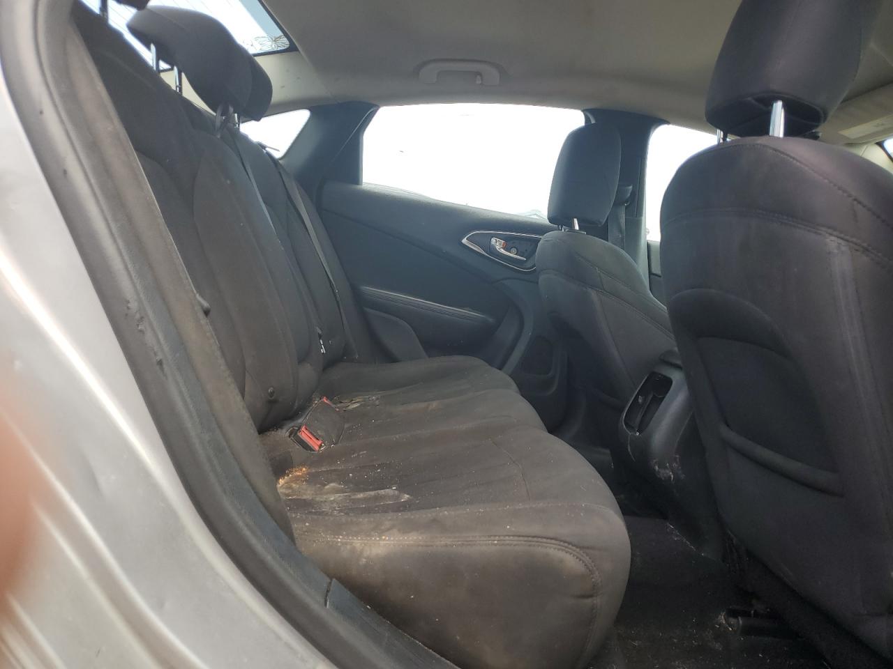 2015 Chrysler 200 Limited VIN: 1C3CCCAB8FN608239 Lot: 71995255