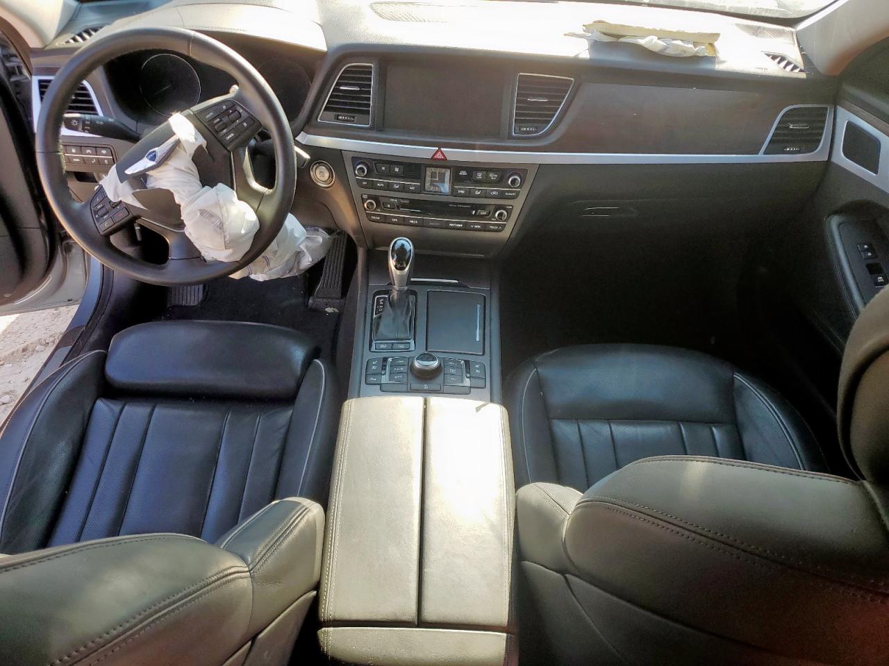 2015 Hyundai Genesis 3.8L VIN: KMHGN4JE7FU064650 Lot: 71511595