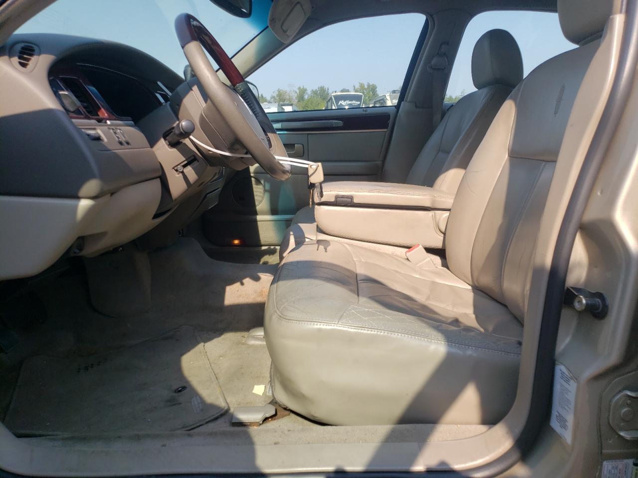 2005 Lincoln Town Car Signature Limited VIN: 1LNHM82WX5Y633925 Lot: 71218895