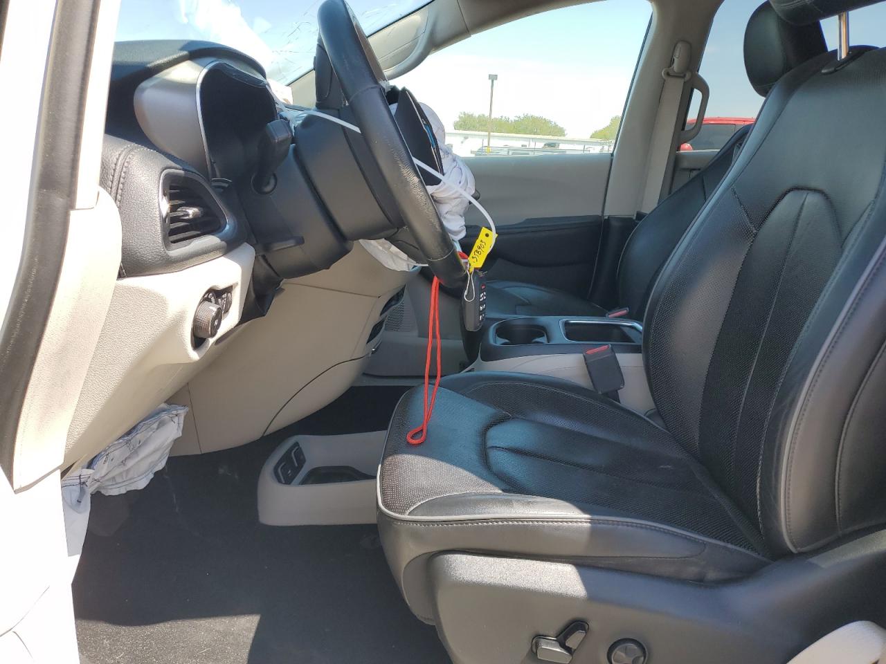 2018 Chrysler Pacifica Hybrid Limited VIN: 2C4RC1N78JR358903 Lot: 70663325