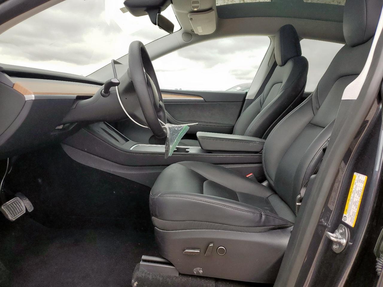 2025 Tesla Model Y VIN: 7SAYGDED8SA341653 Lot: 81585205