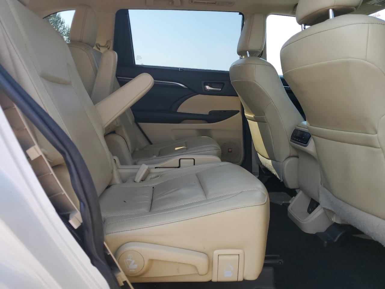 2015 Toyota Highlander Hybrid Limited VIN: 5TDDCRFH1FS010147 Lot: 71541875