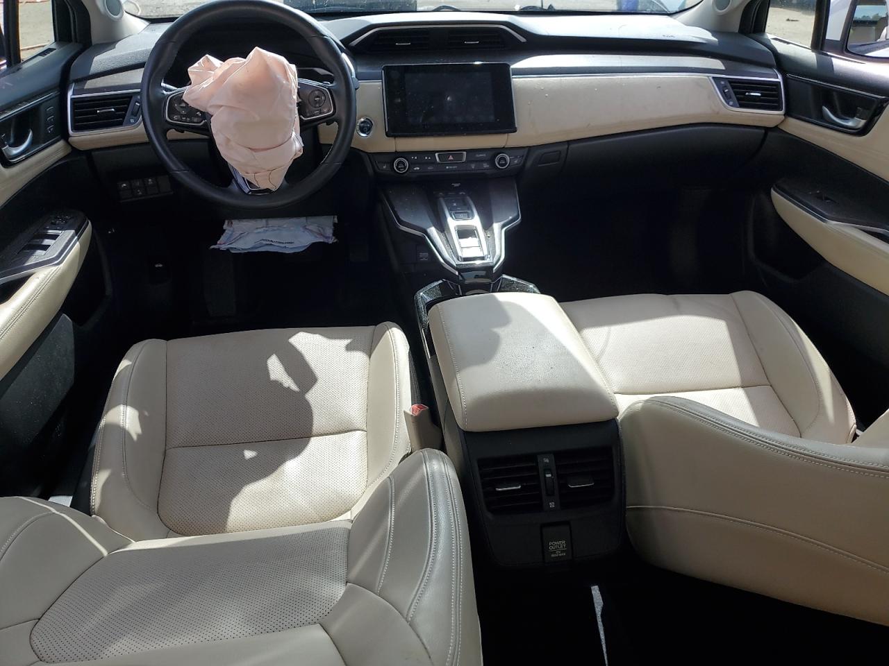 2018 Honda Clarity Touring VIN: JHMZC5F33JC004118 Lot: 81625985