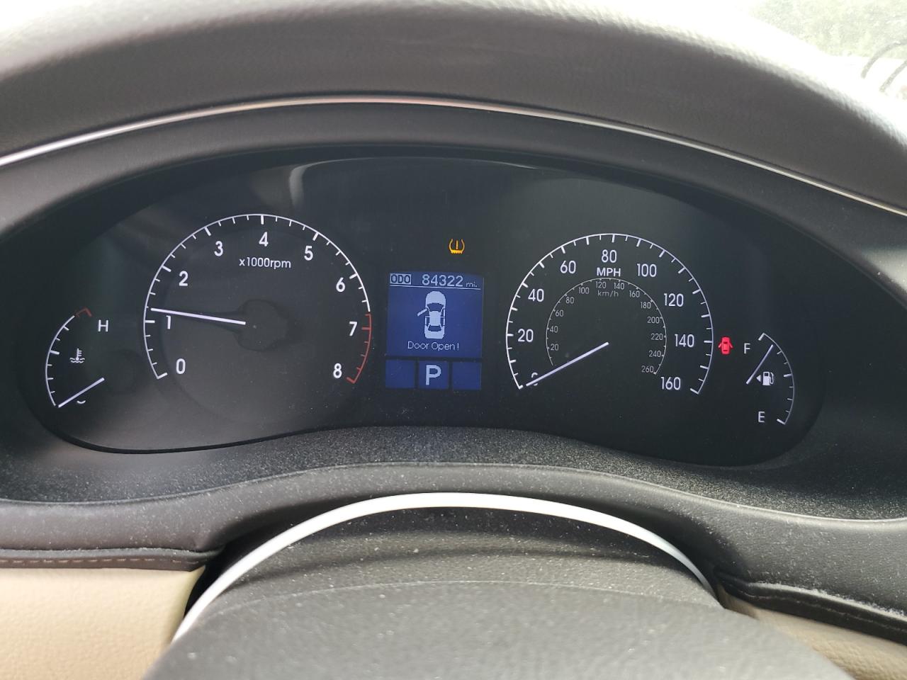 2013 Hyundai Genesis 3.8L VIN: KMHGC4DDXDU214613 Lot: 83947495