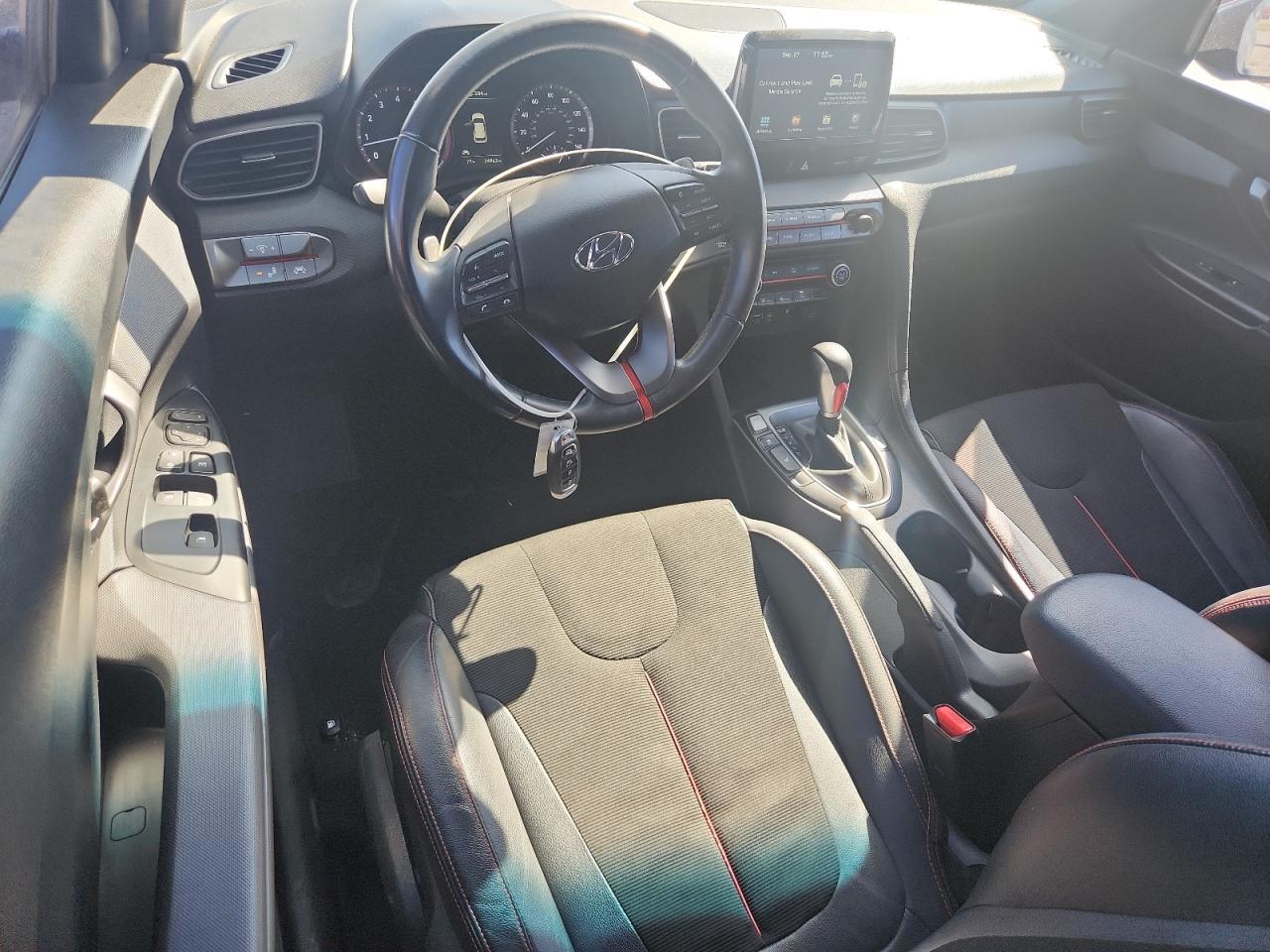 2019 Hyundai Veloster Base VIN: KMHTG6AFXKU007169 Lot: 83970905