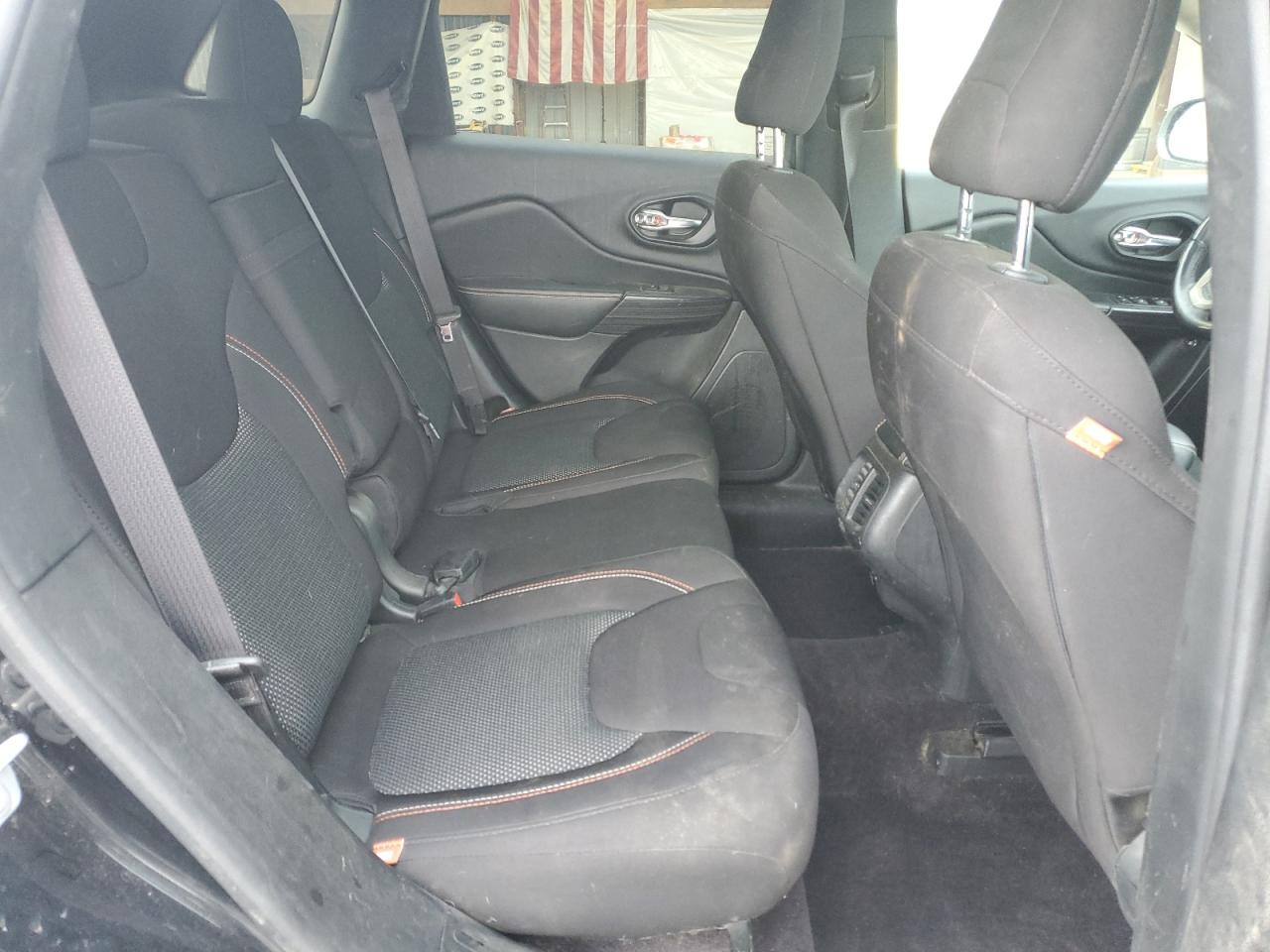 2017 Jeep Cherokee Latitude VIN: 1C4PJLCB2HW579012 Lot: 80733455