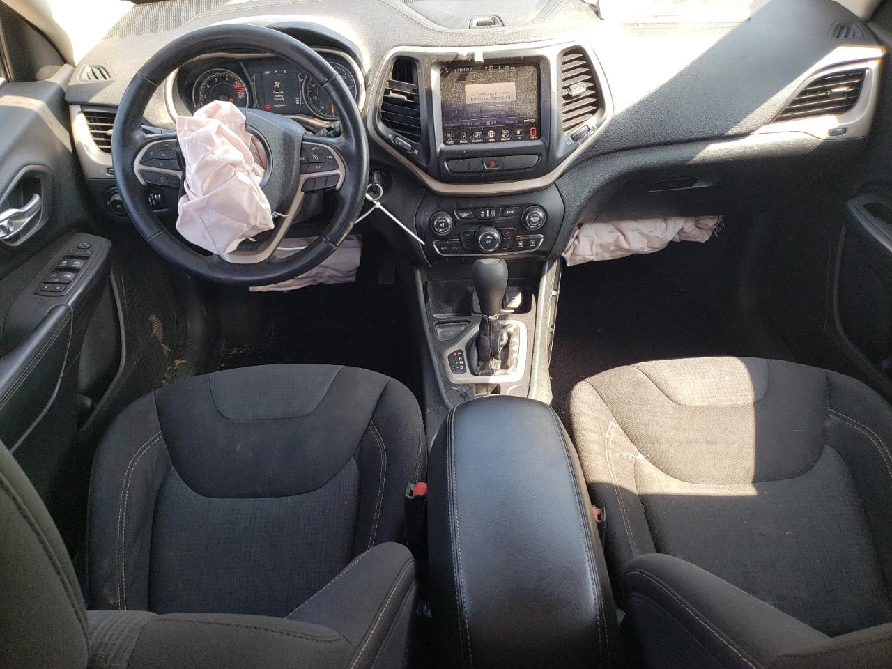 2016 Jeep Cherokee Latitude VIN: 1C4PJLCS8GW216793 Lot: 72101605