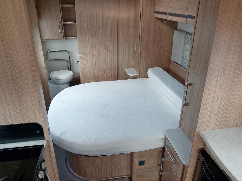 2016 COACHMAN VIP 575