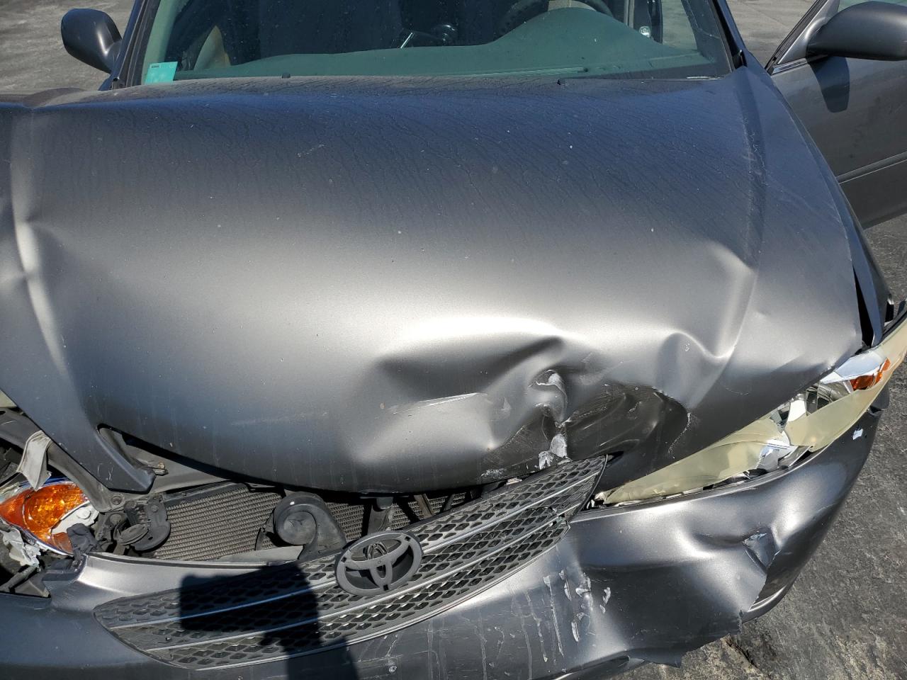 2004 Toyota Camry Le VIN: 4T1BE32K44U840061 Lot: 80919485