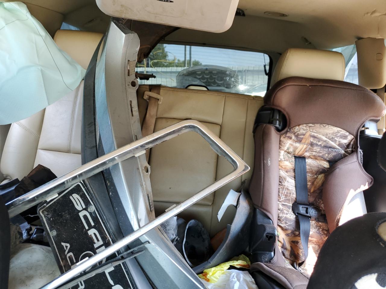 2011 Chevrolet Tahoe C1500 Lt VIN: 1GNSCBE02BR200999 Lot: 81043835