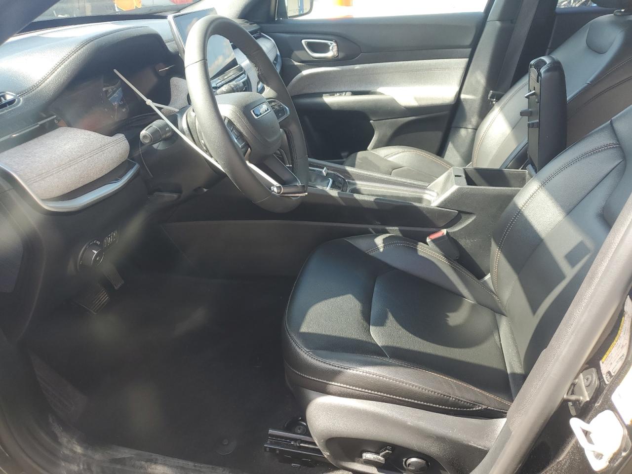 2023 Jeep Compass Latitude Lux VIN: 3C4NJDFNXPT569948 Lot: 81313355