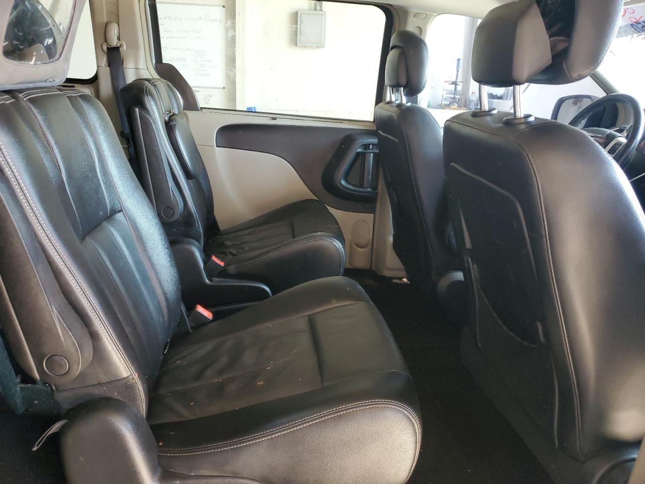 2015 Chrysler Town & Country Touring VIN: 2C4RC1BG8FR514269 Lot: 81550265