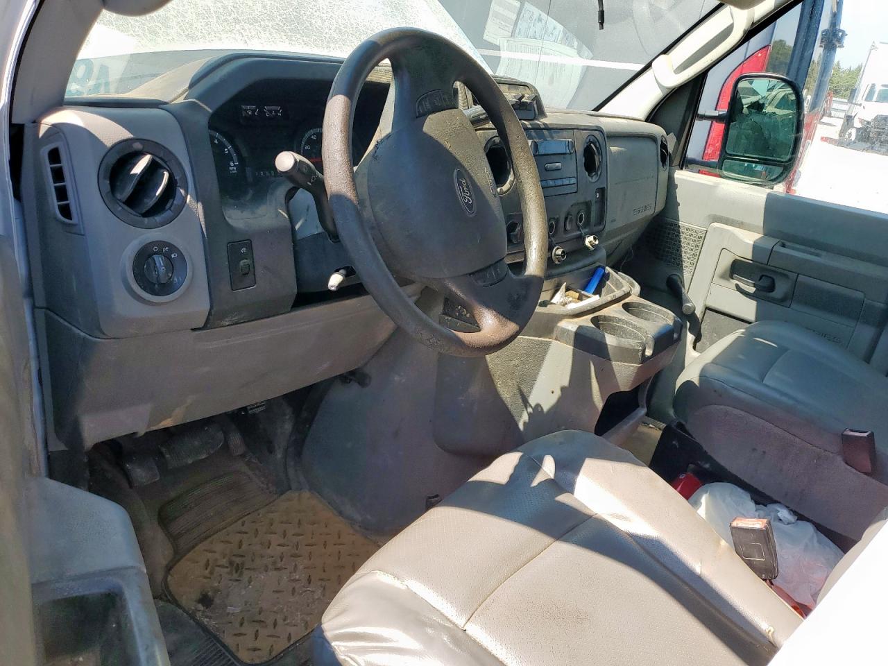 2015 Ford Econoline E350 Super Duty Cutaway Van VIN: 1FDWE3FL8FDA35428 Lot: 72031605