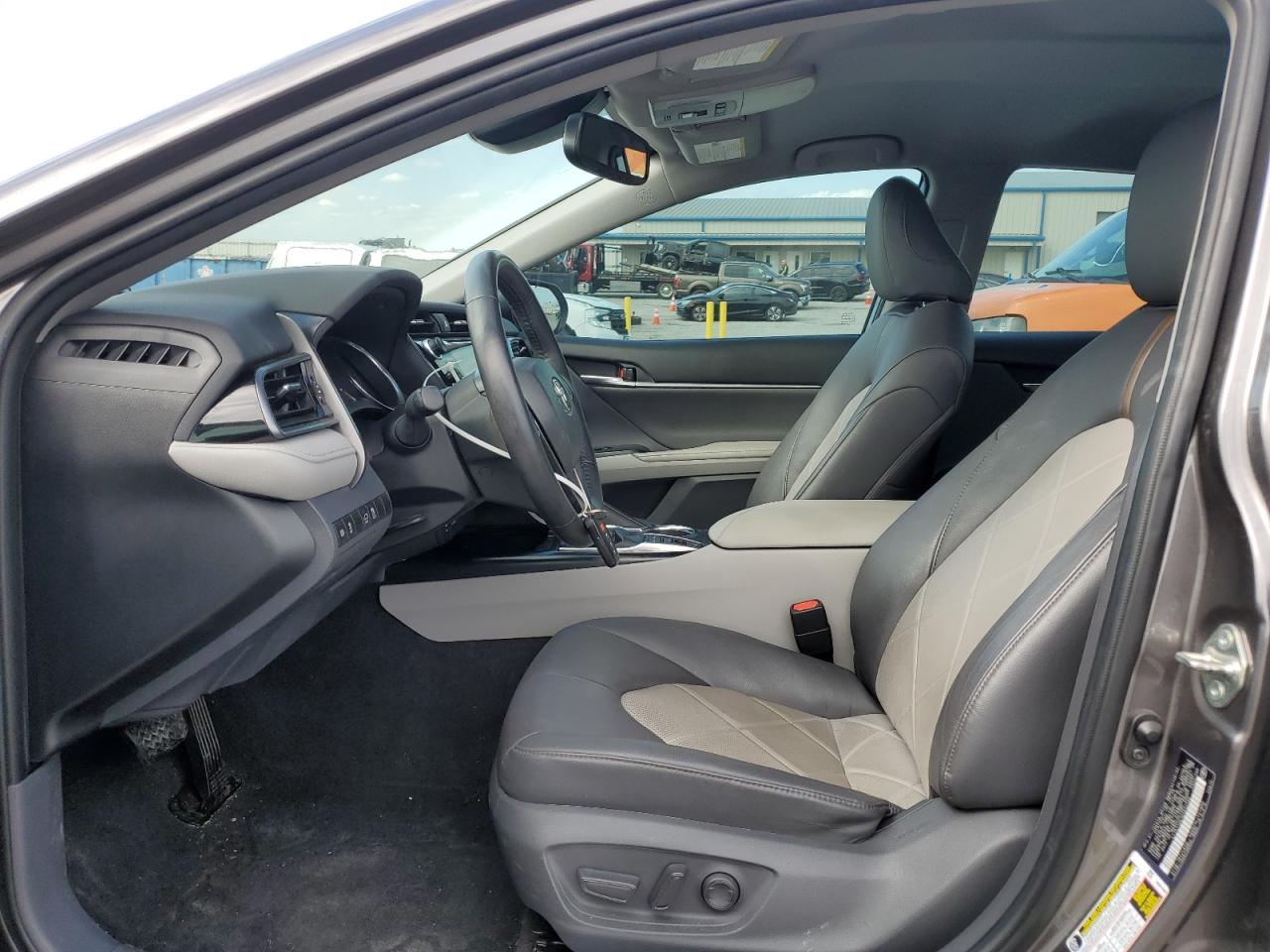 2019 Toyota Camry L VIN: 4T1B11HK1KU822296 Lot: 83853155