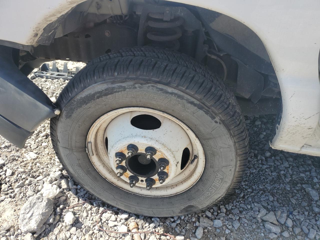 2018 Ford Econoline E-350 Box Truck VIN: 1FDWE3FS4JDC25906 Lot: 71270955