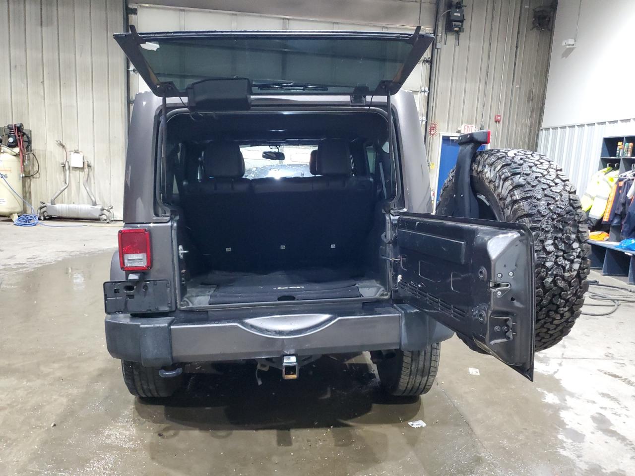 2017 Jeep Wrangler Unlimited Sahara VIN: 1C4HJWEG0HL588470 Lot: 81406155