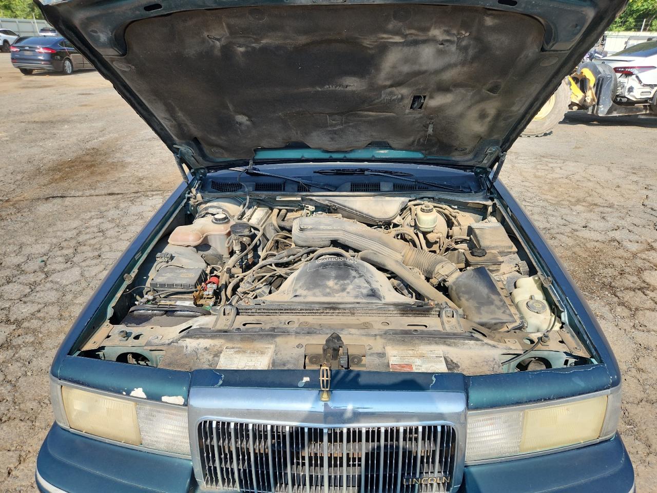 1993 Lincoln Town Car Executive VIN: 1LNLM81W5PY630400 Lot: 71265585
