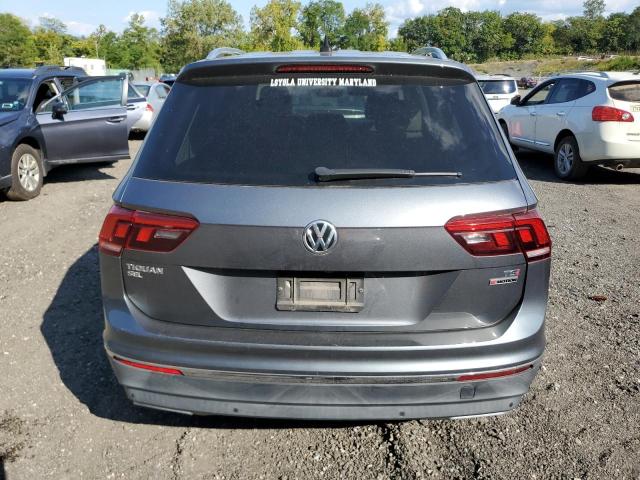  VOLKSWAGEN TIGUAN 2018 Серый