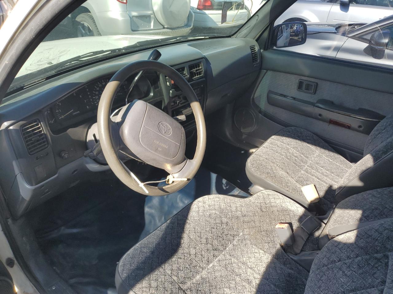 1995 Toyota Tacoma Xtracab VIN: 4TAUN53B6SZ057875 Lot: 66047665