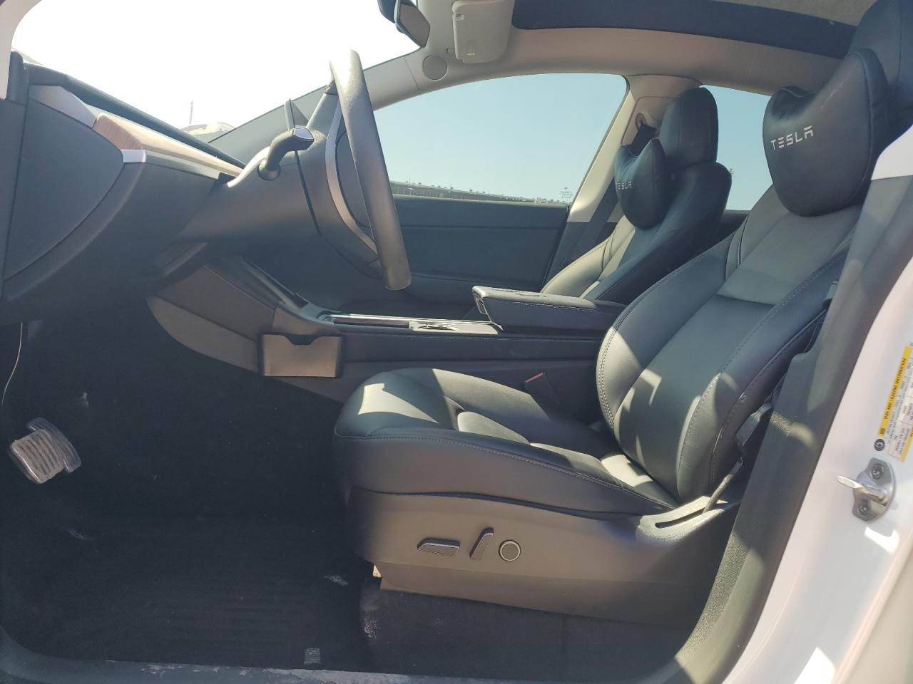 2022 Tesla Model Y VIN: 7SAYGDEE5NF437823 Lot: 80781935