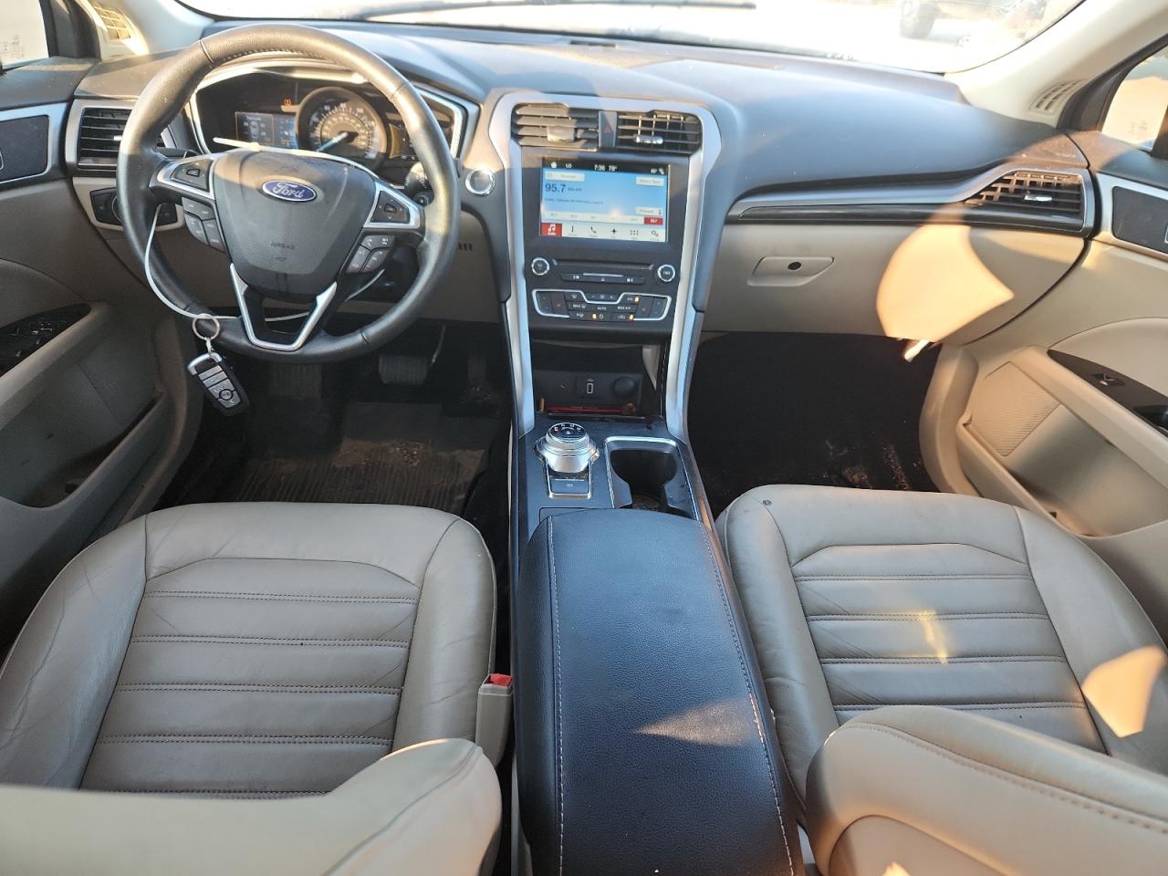 2017 Ford Fusion Se VIN: 3FA6P0T96HR197550 Lot: 81306015