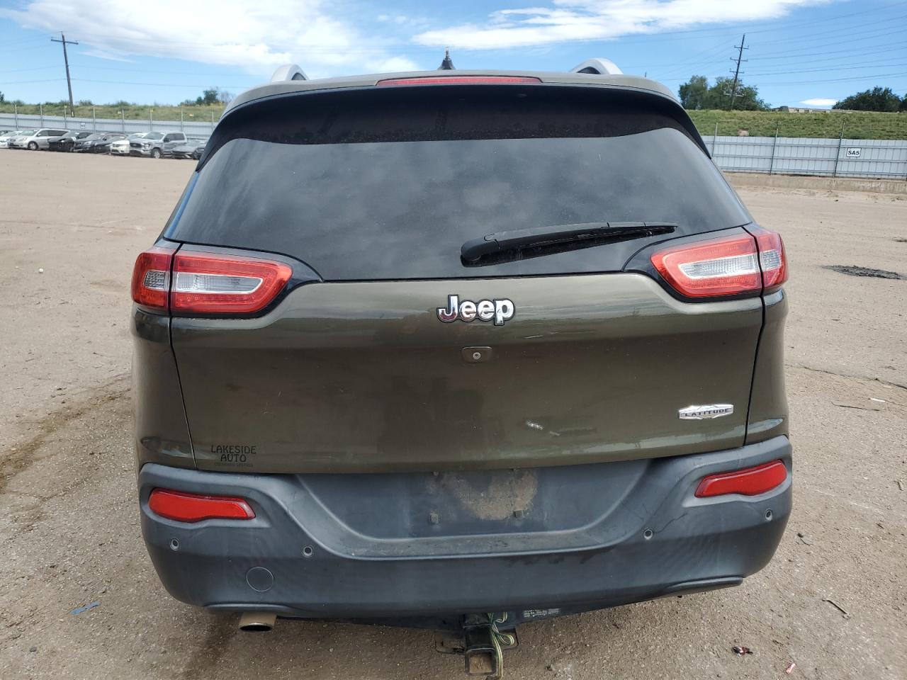 2015 Jeep Cherokee Latitude VIN: 1C4PJLCB4FW518306 Lot: 71712155