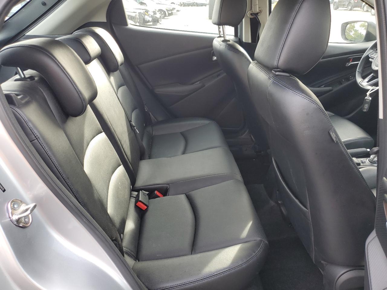 2020 Toyota Yaris Le VIN: 3MYDLBJV4LY700615 Lot: 84281365