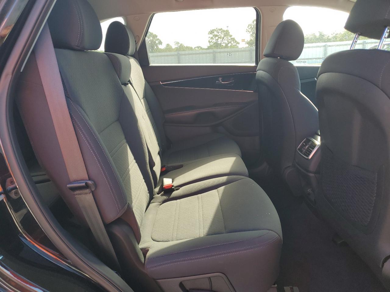 2019 Kia Sorento L VIN: 5XYPG4A31KG586313 Lot: 81122275