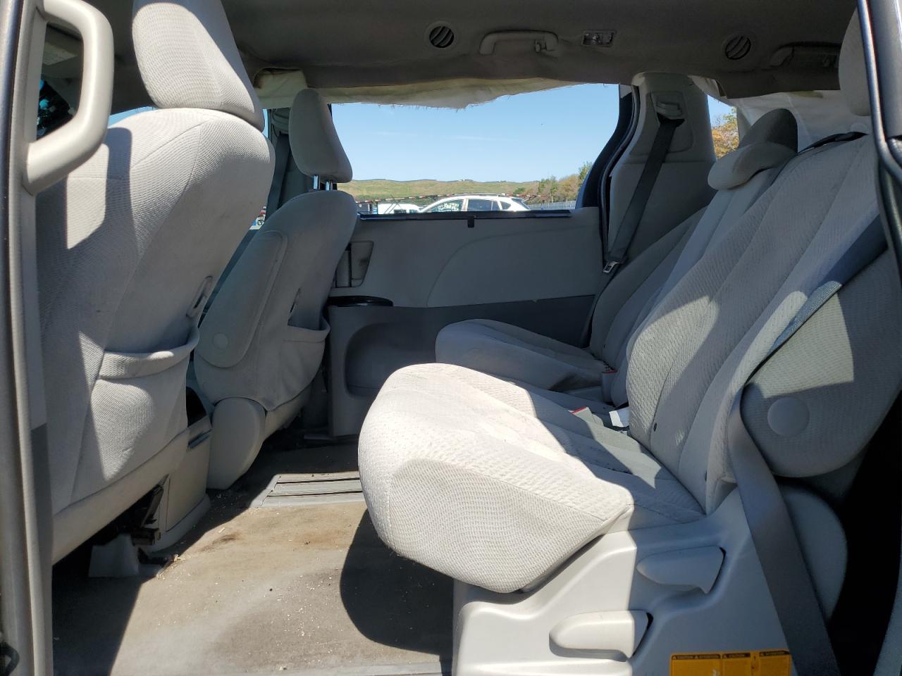 2012 Toyota Sienna Le VIN: 5TDKK3DCXCS230395 Lot: 80191145
