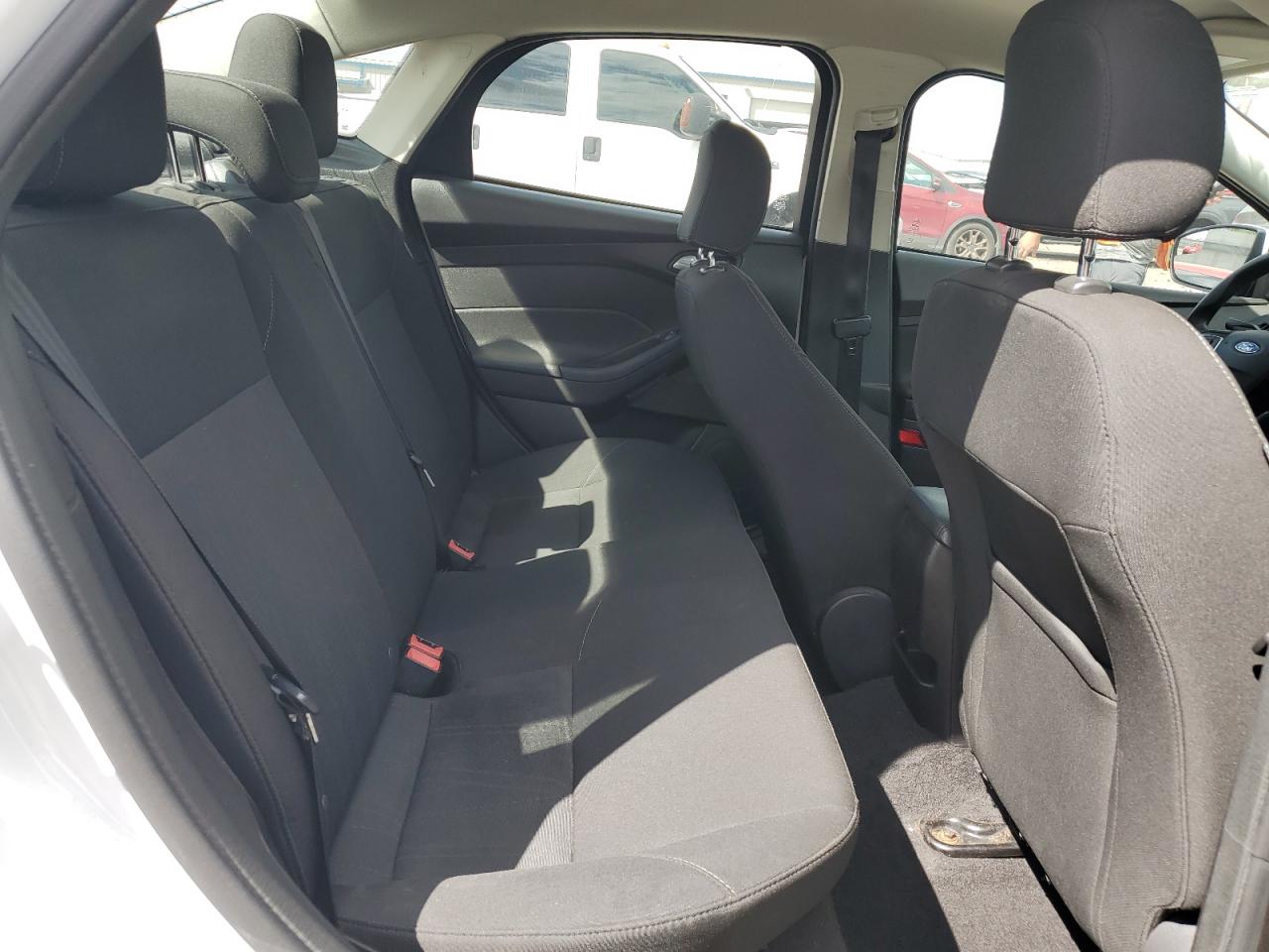 2017 Ford Focus Se VIN: 1FADP3FE7HL256976 Lot: 71451175