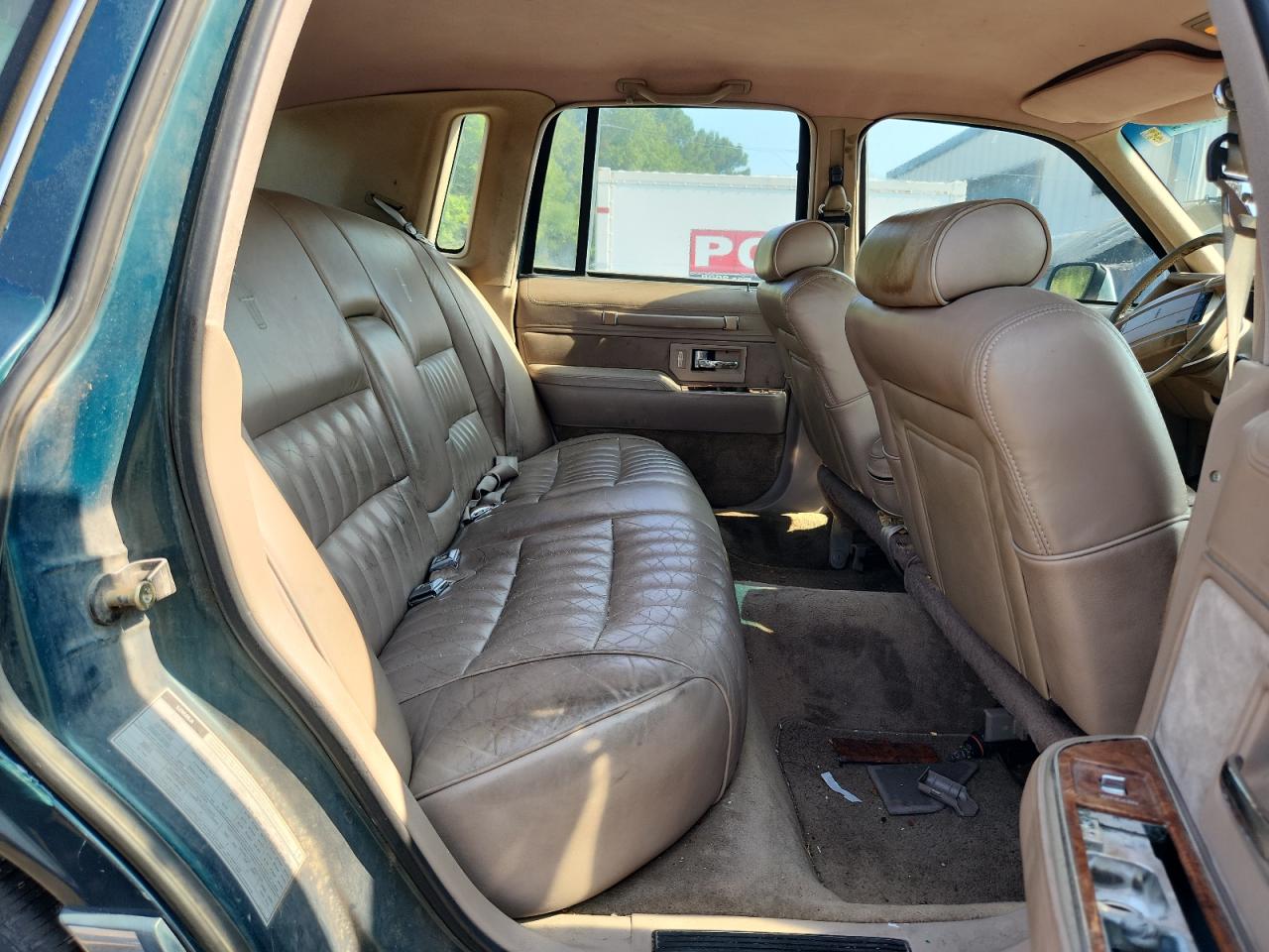 1993 Lincoln Town Car Executive VIN: 1LNLM81W5PY630400 Lot: 71265585