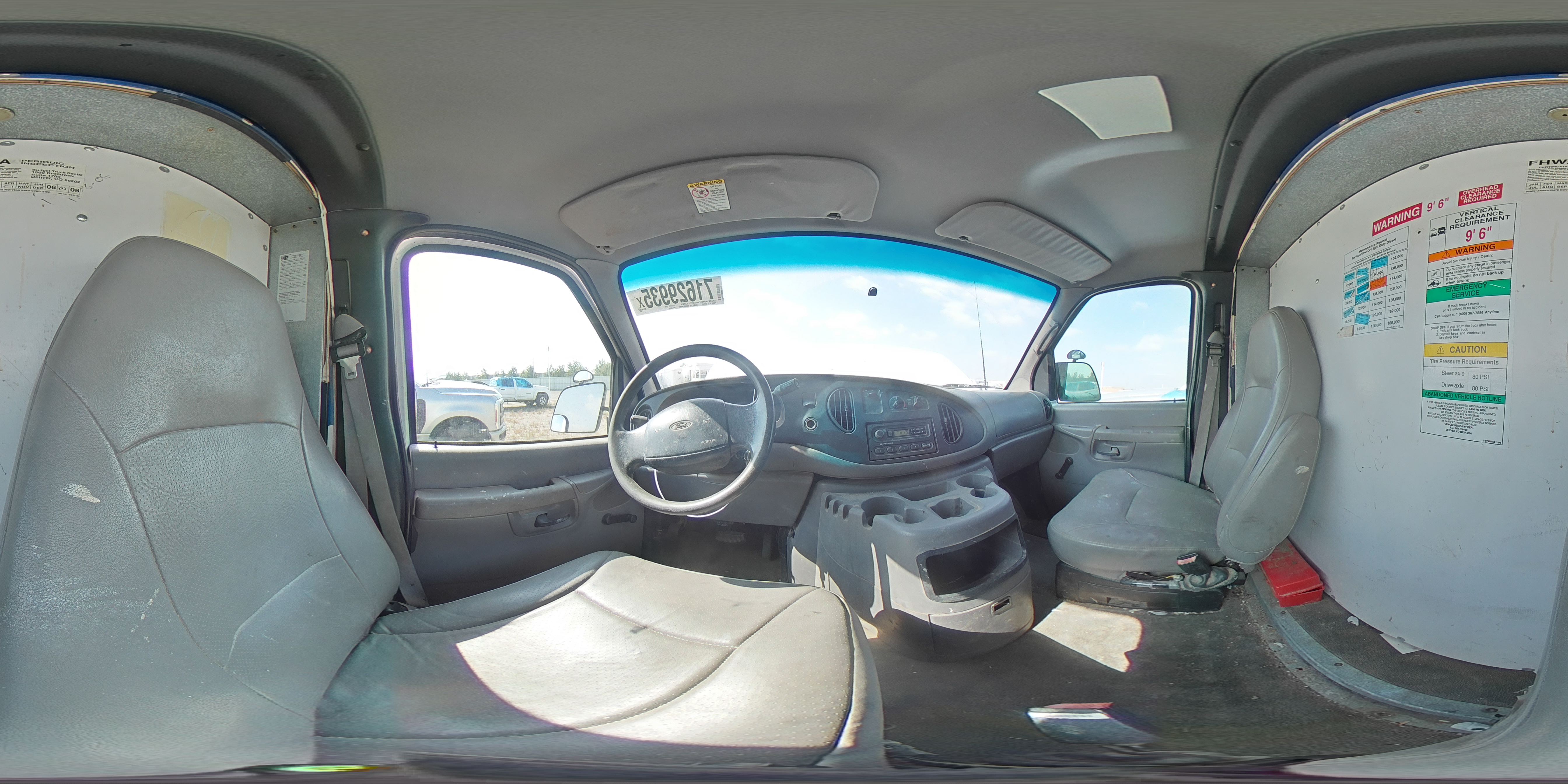 2002 Ford Econoline E350 Super Duty Cutaway Van VIN: 1FDSE35L92HA92997 Lot: 71629935
