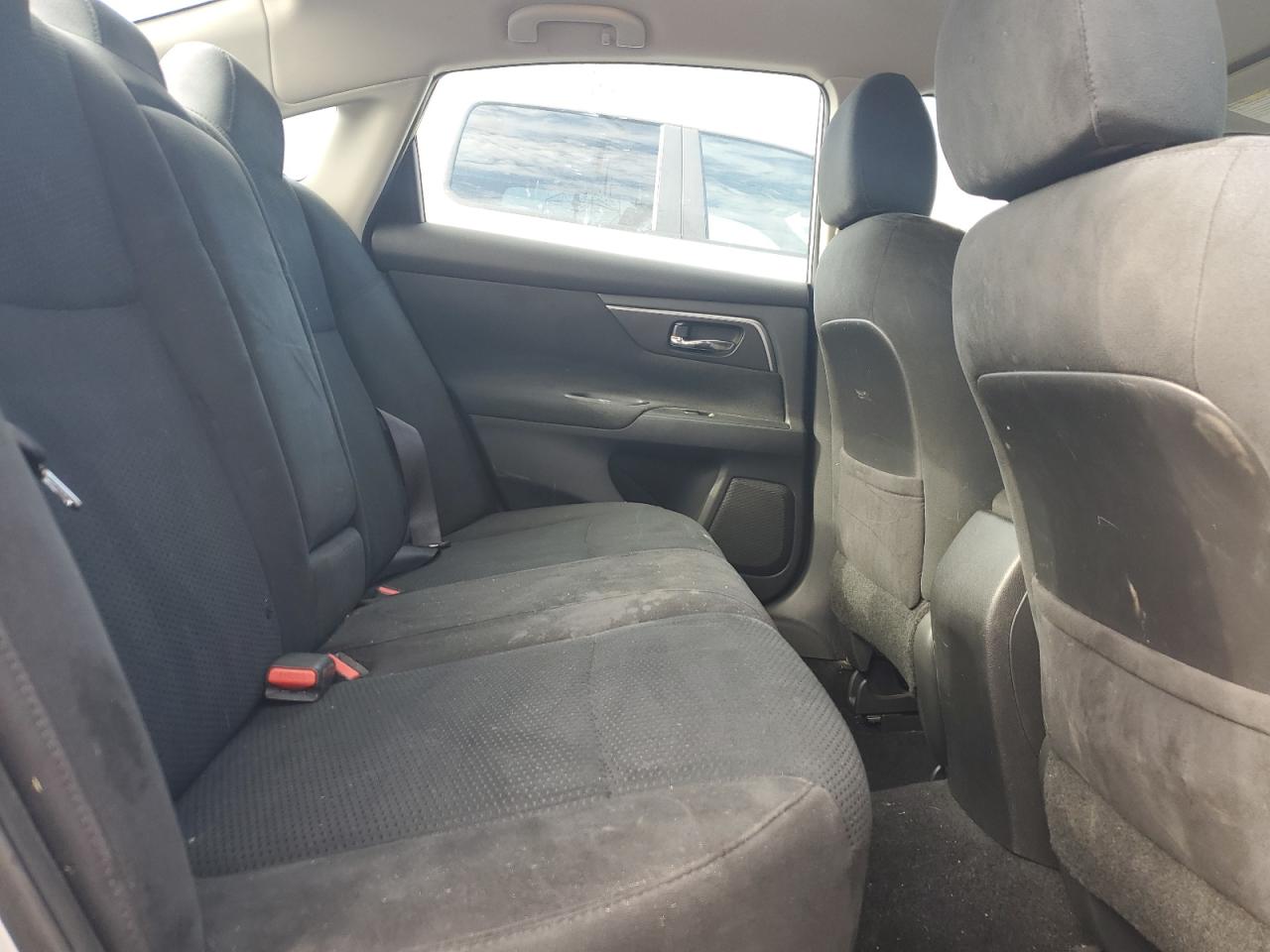 2015 Nissan Altima 2.5 VIN: 1N4AL3AP1FN381335 Lot: 84011695