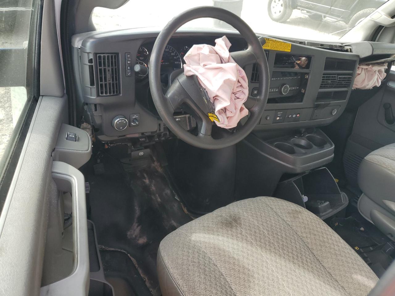 2018 Chevrolet Express G2500 VIN: 1GCWGAFP9J1336659 Lot: 72010685