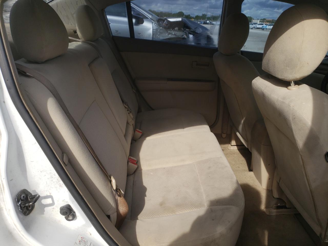 2011 Nissan Sentra 2.0 VIN: 3N1AB6AP5BL696571 Lot: 81487075