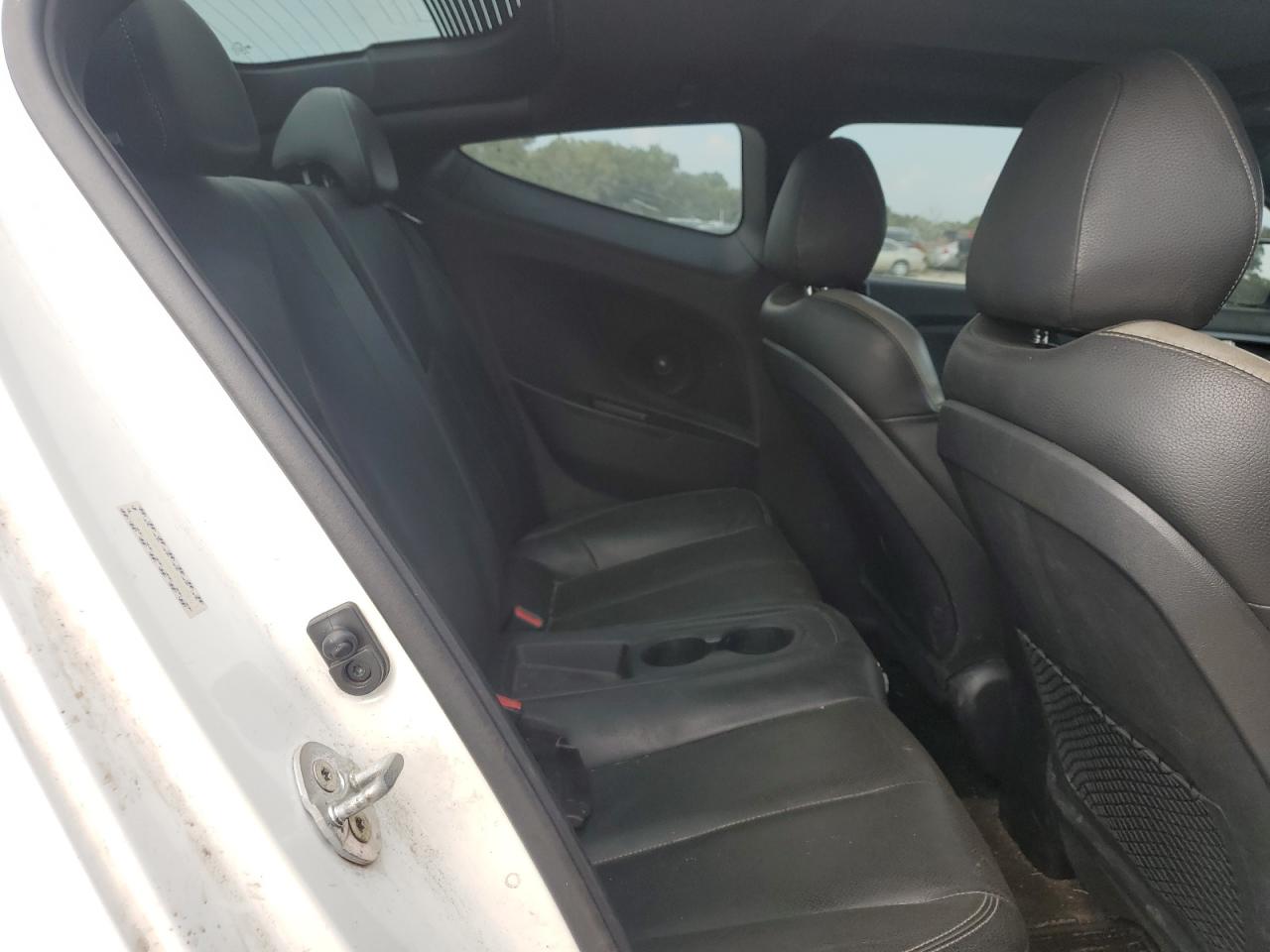 Velostar VIN: KMHTC6AE6HU309795 Lot: 81079365