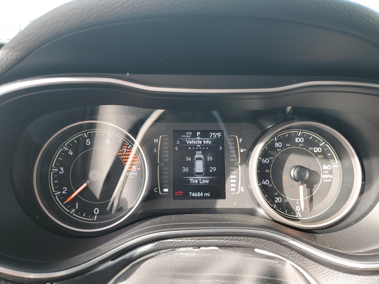 2019 Jeep Cherokee Latitude Plus VIN: 1C4PJMLX5KD156204 Lot: 81921785