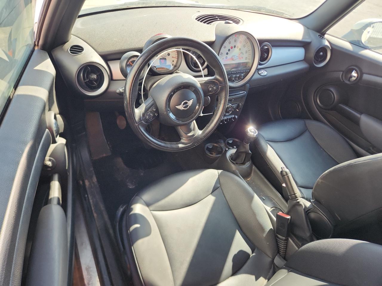 2011 Mini Cooper VIN: WMWZN3C50BT265131 Lot: 80729135