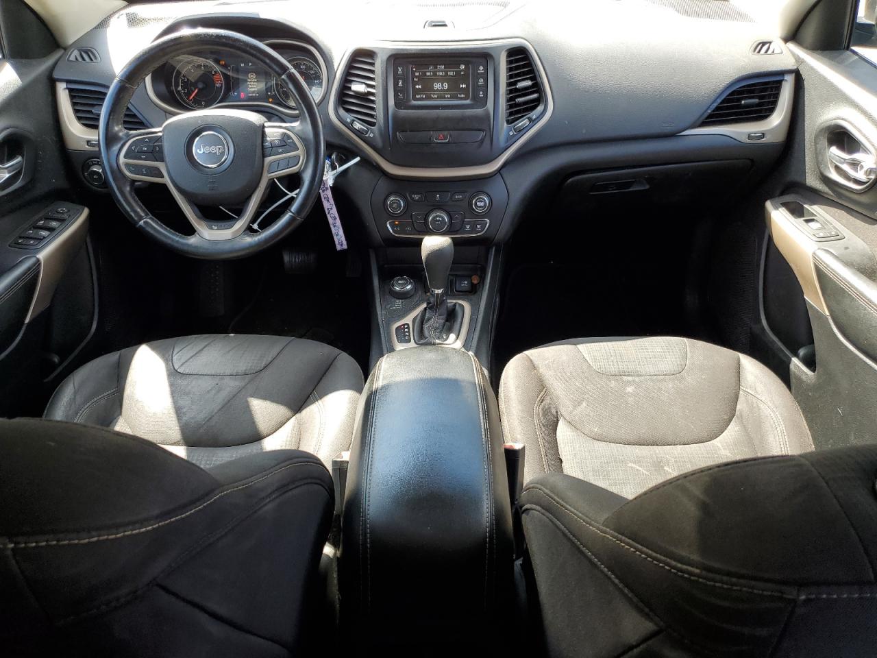 2017 Jeep Cherokee Latitude VIN: 1C4PJMCBXHW605622 Lot: 80383485