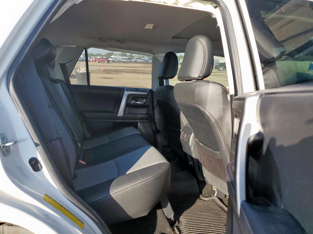 2022 Toyota 4Runner Sr5 VIN: JTEFU5JR7N5271068 Lot: 84411715